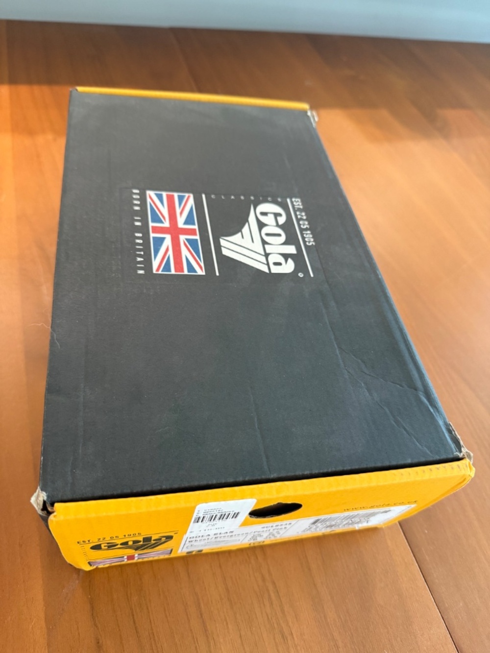 Gola sneakers unworn - Picture 2 of 3